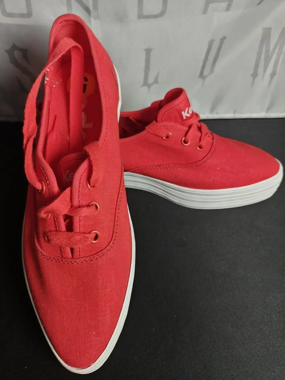 KEDS Women's 7 Red Linen Point Lace Up Sneakers New Blemishes